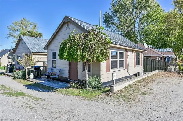 48-50 Erie BLVD, Norfolk, ON N0E 1M0