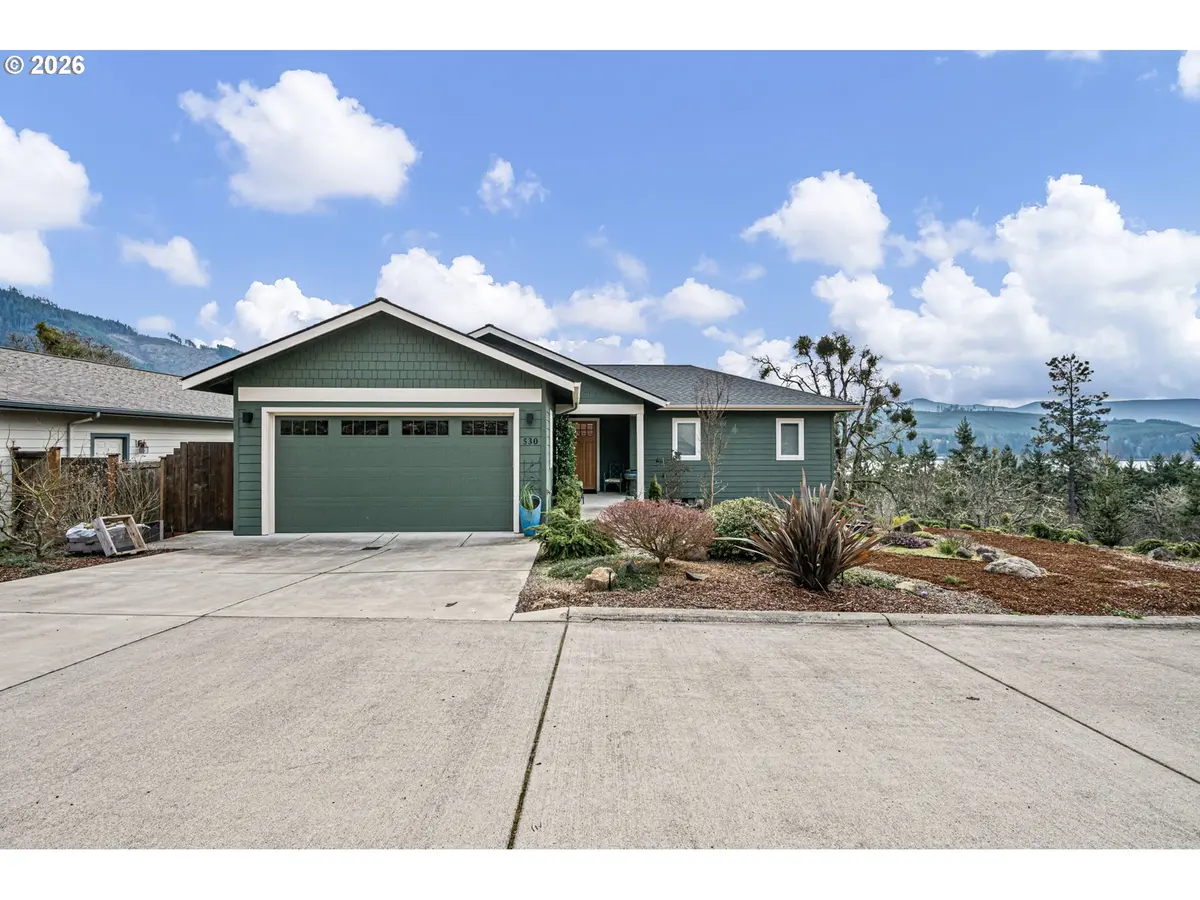 530 SUNRIDGE LN, Lowell, OR 97452