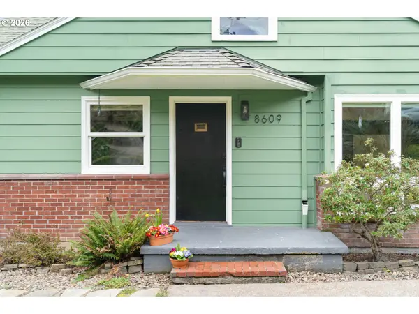 8609 SW 61ST AVE, Portland, OR 97219