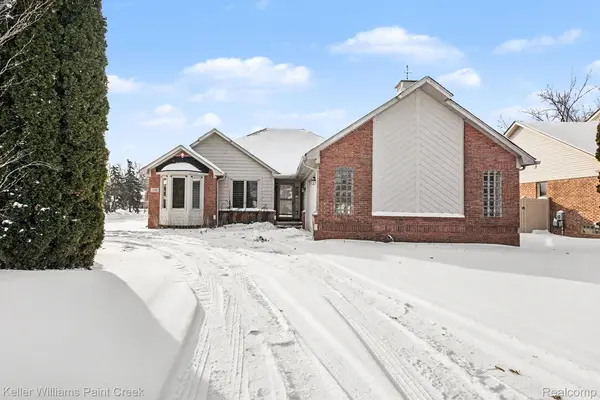 3090 Brysons Cove DR, Warren, MI 48092