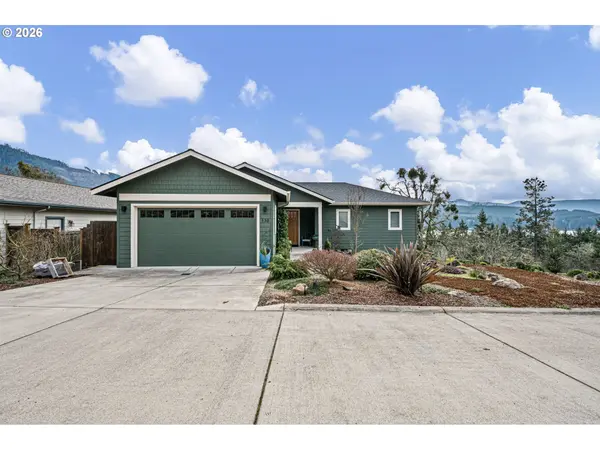 530 SUNRIDGE LN, Lowell, OR 97452