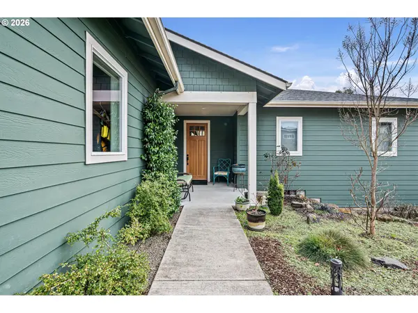 530 SUNRIDGE LN, Lowell, OR 97452