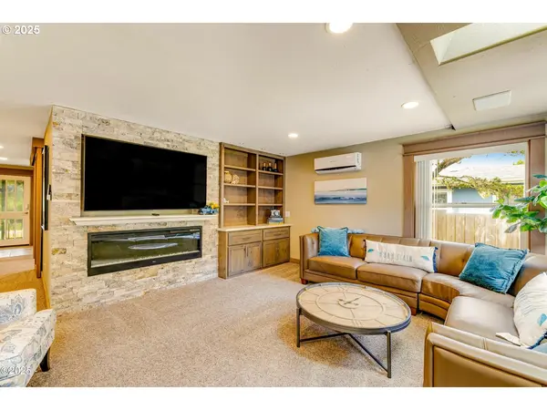 1201 NW BAYSHORE DR, Waldport, OR 97394