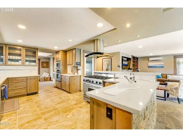 1201 NW BAYSHORE DR, Waldport, OR 97394