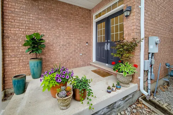 913 Mcewan DR, Milton, ON L9T 0L4