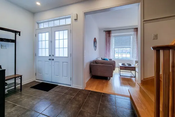 913 Mcewan DR, Milton, ON L9T 0L4