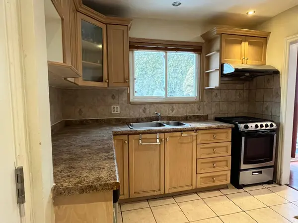 818 Garth ST, Hamilton, ON L9C 4K5