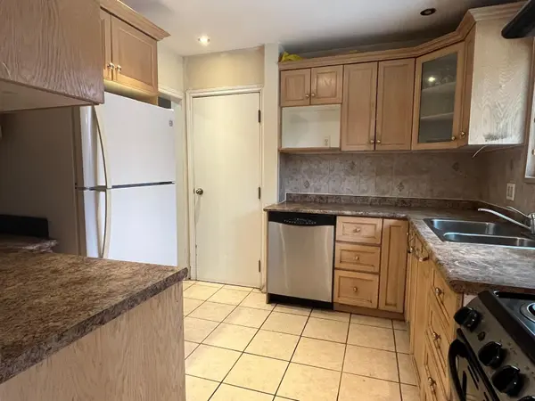 818 Garth ST, Hamilton, ON L9C 4K5