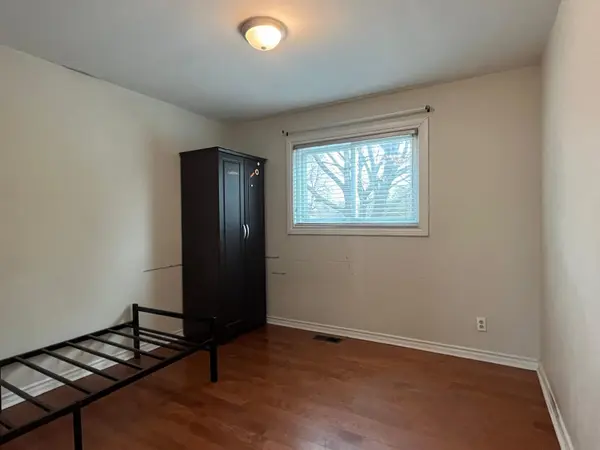 818 Garth ST, Hamilton, ON L9C 4K5