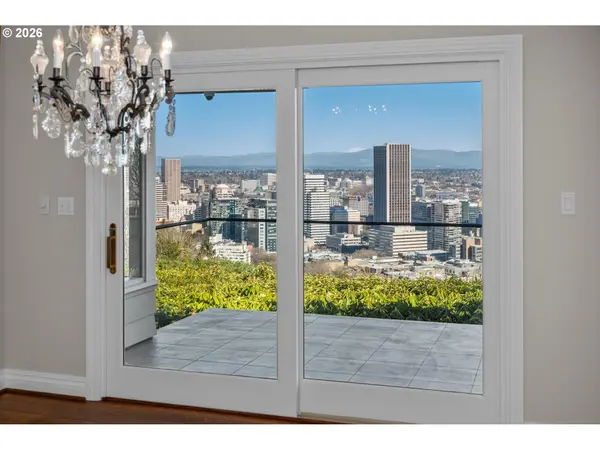 1205 SW MYRTLE DR, Portland, OR 97201