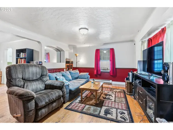 3943 OCEAN BEACH HWY, Longview, WA 98632