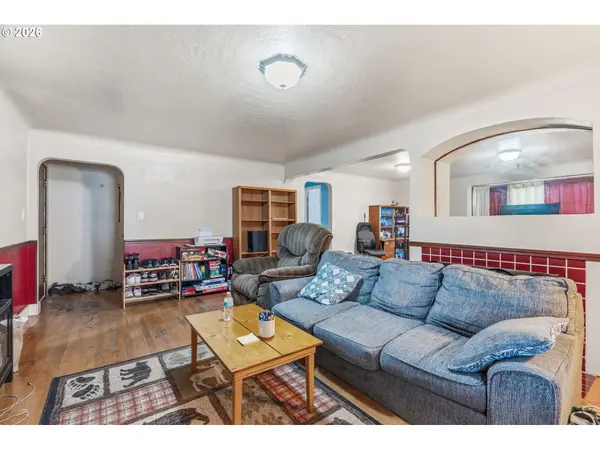 3943 OCEAN BEACH HWY, Longview, WA 98632