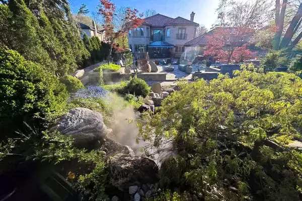 2334 Hammond RD, Mississauga, ON L5K 1T2