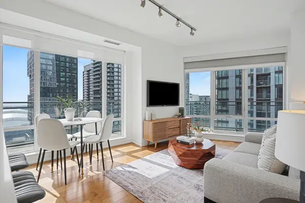 21 Widmer ST #3511, Toronto C01, ON M5V 0B8