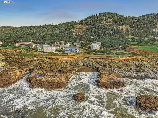 680 COOLIDGE LN, Yachats, OR 97498