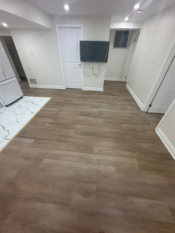 138 Sutherland AVE, Bradford West Gwillimbury, ON L3Z 4H7