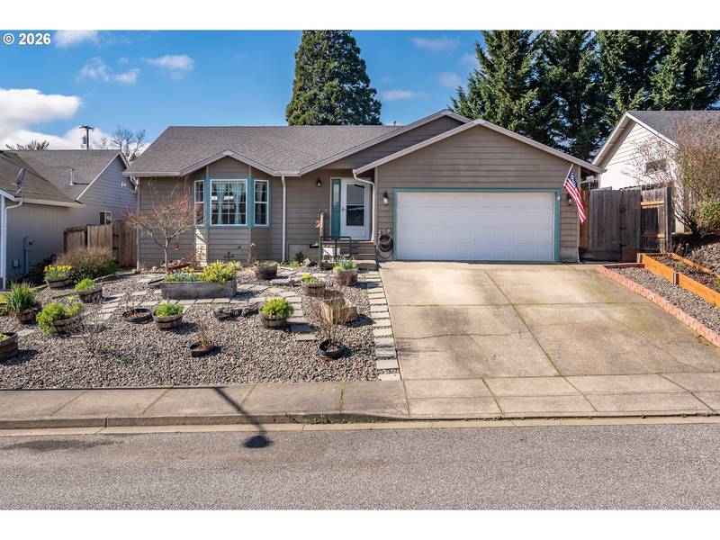 380 SUNNYSIDE DR, Winston, OR 97496