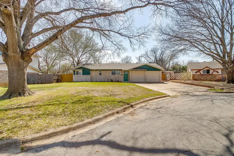 309 Sundown Court, Burleson, TX 76028