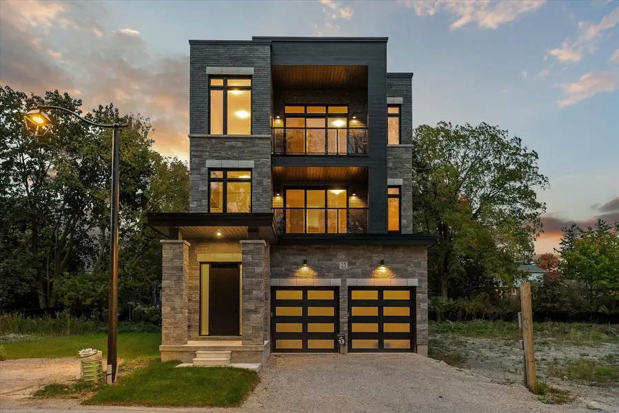 25 Inverlynn WAY, Whitby, ON L1N 2S6