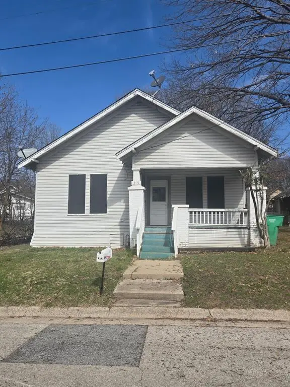 215 Bell Street, Gainesville, TX 76240