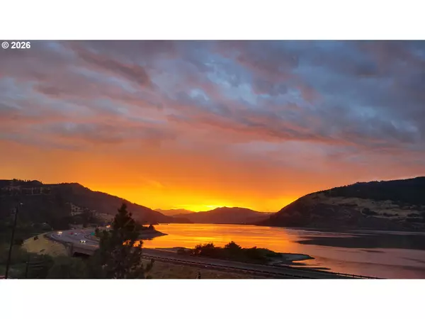 Mosier, OR 97040,14 MOSIER CREEK PL