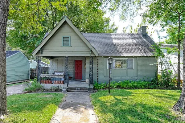 2438 Sharon Street, Dallas, TX 75211