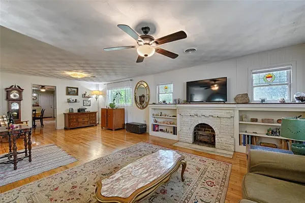 2438 Sharon Street, Dallas, TX 75211