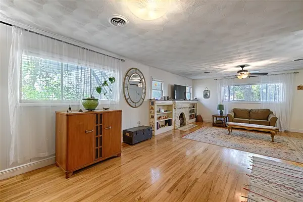 2438 Sharon Street, Dallas, TX 75211