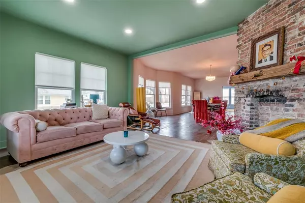 500 W 7th Street, Dallas, TX 75208