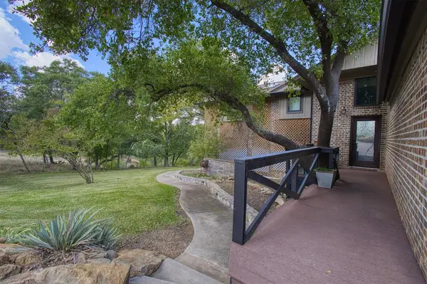 8550 Lakewood Drive, Brownwood, TX 76801