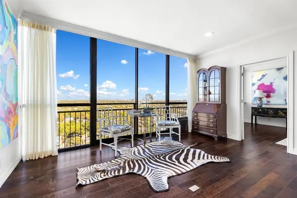 6335 W Northwest Highway #2015, Dallas, TX 75225