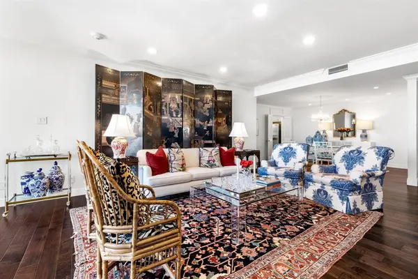 6335 W Northwest Highway #2015, Dallas, TX 75225