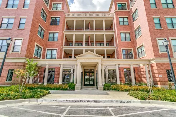 Southlake, TX 76092,350 Central Avenue #206