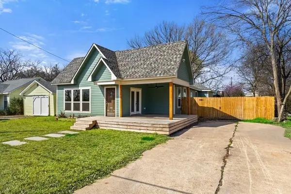 405 E 9th Street, Kemp, TX 75143