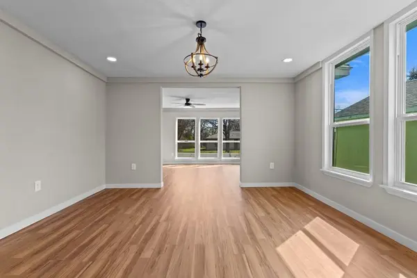 405 E 9th Street, Kemp, TX 75143