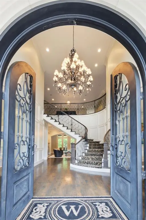 4715 W Northwest Highway, Dallas, TX 75220