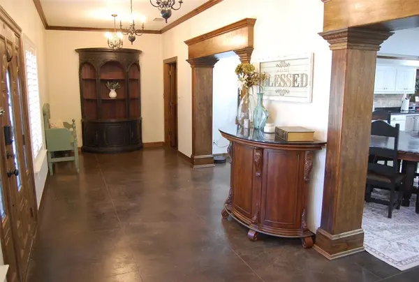 917 East Street, Graham, TX 76450