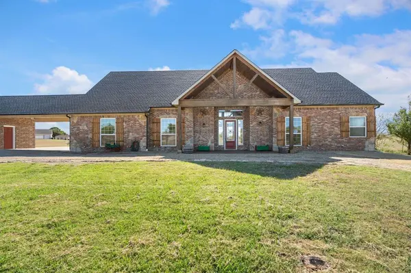 1943 Alsdorf Road, Ennis, TX 75119