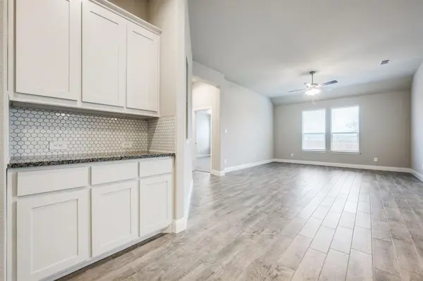 3077 Lionsgate Drive, Argyle, TX 76226