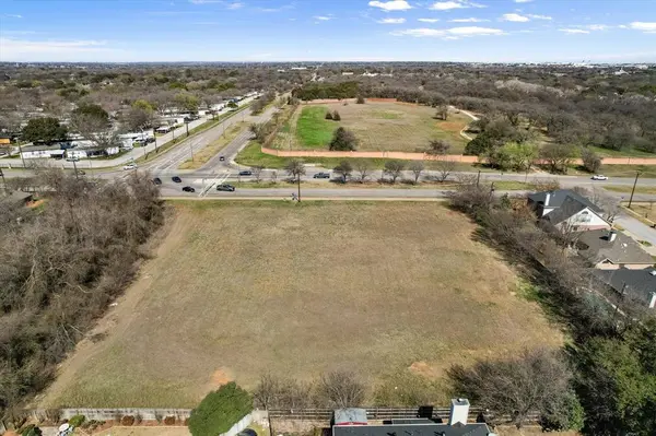 2400 W Sublett Road, Arlington, TX 76017