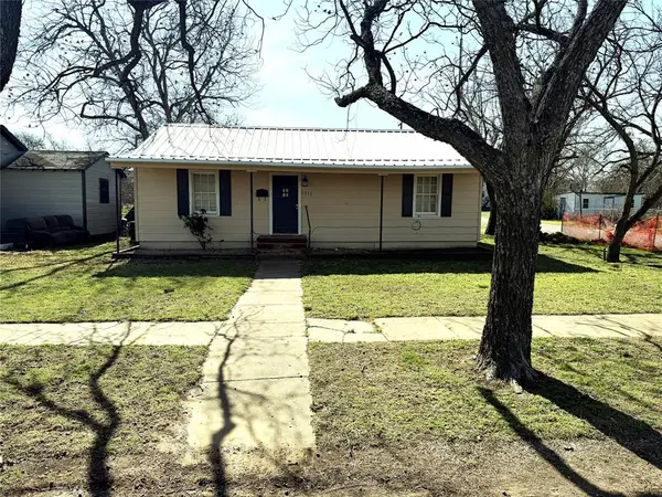1211 W 12th Street, Cisco, TX 76437