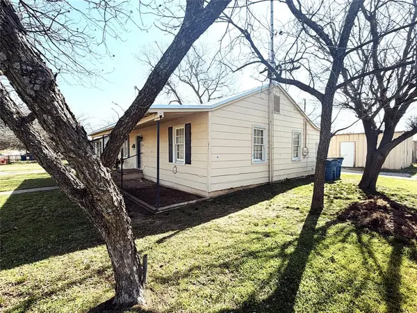 1211 W 12th Street, Cisco, TX 76437