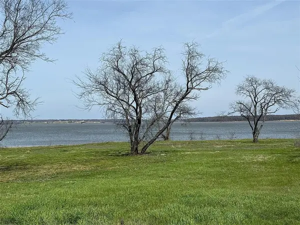 8437 Edgewater Drive, Kemp, TX 75143