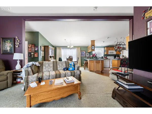 2512 MAIA LOOP, Springfield, OR 97477