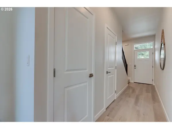 28683 SW Canyon Creek RD S, Wilsonville, OR 97070