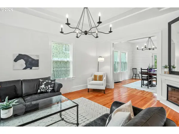 1105 WASHINGTON ST, Oregon City, OR 97045