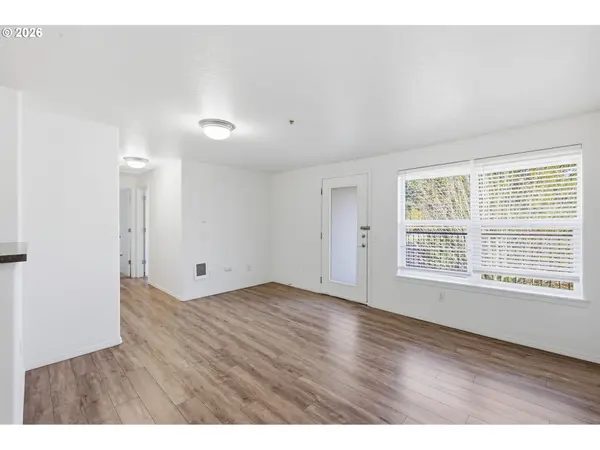 273 SE 162ND AVE, Portland, OR 97233