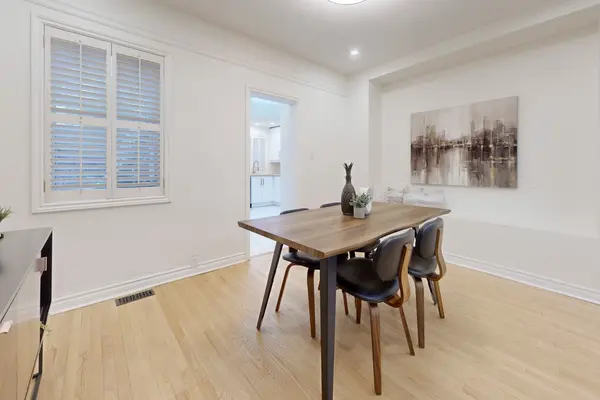 337 Glen RD, Toronto C09, ON M4W 2X4