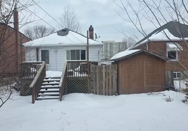 Toronto E04, ON M1K 3K8,148 Magnolia AVE