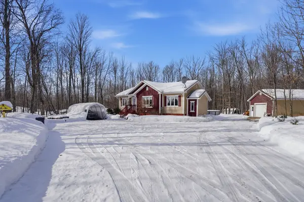 8150 Montee Lemieux RD, East Hawkesbury, ON K0B 1M0